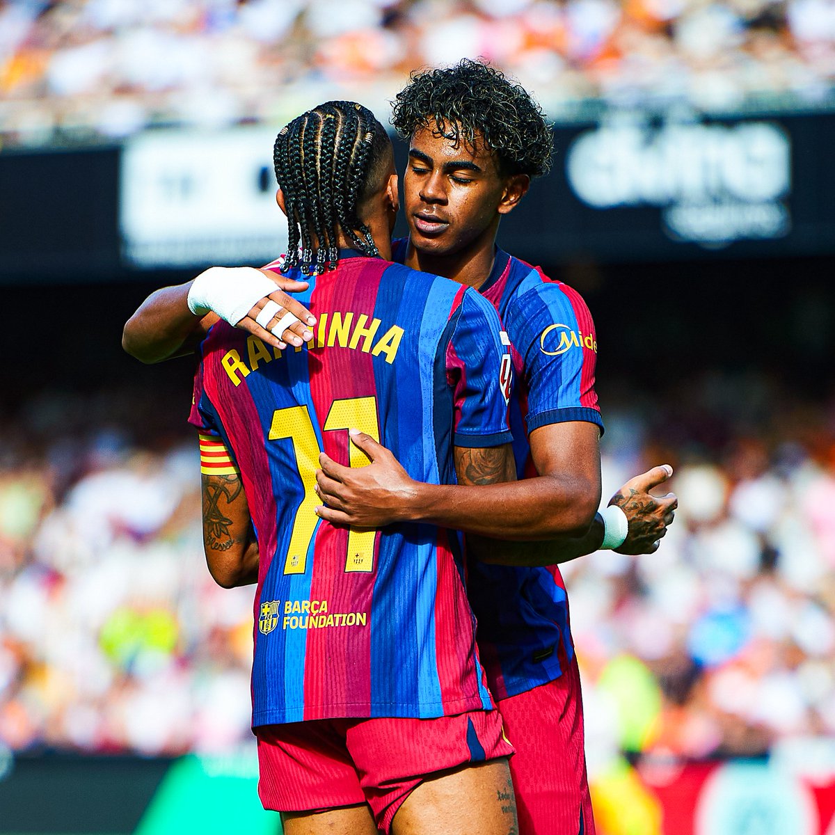 _BeFootball's tweet photo. 🚨🚨 LE BARÇA EST LA PREMIÈRE ÉQUIPE À INSCRIRE 20 BUTS EN 5 MATCHS DE LIGA DEPUIS... LE BARÇA EN 2011 😭

LES STATS SONT DINGUES :

⚽️⚽️⚽️ vs Levante (en cours)
⚽️⚽️⚽️⚽️⚽️ vs Valence
⚽️⚽️⚽️⚽️⚽️ vs Vallecano
⚽️⚽️ vs Athletic Club
⚽️⚽️⚽️⚽️⚽️ vs Elche

(22 au total déjà)

(@Statsdufoot)