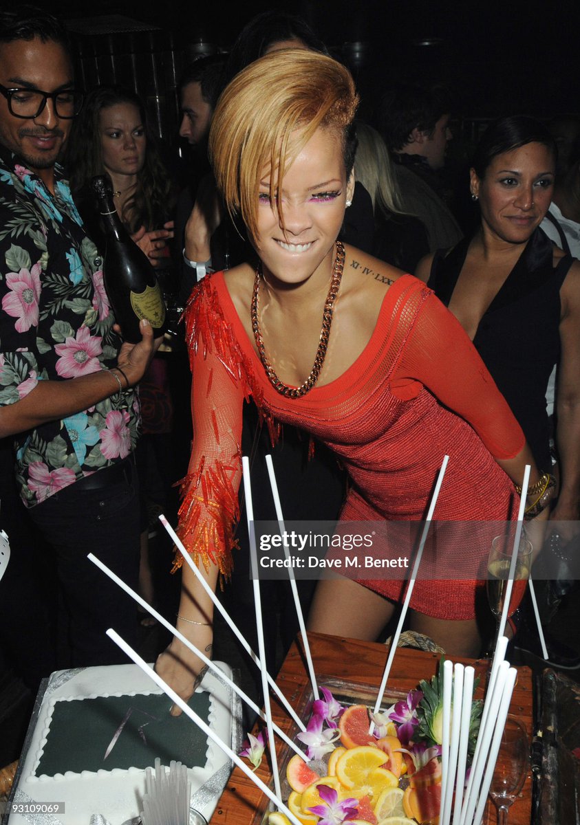 nae__paris's tweet photo. Rihanna wearing Mark Fast Fall 2009 https://t.co/zeQZqpSg1P