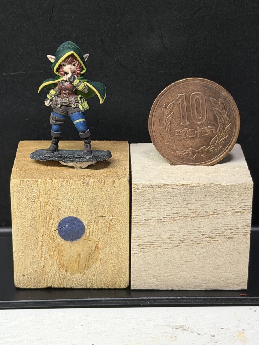 asajiy's tweet photo. 10円玉スタンドを作りました。 https://t.co/YuIa180Z4r