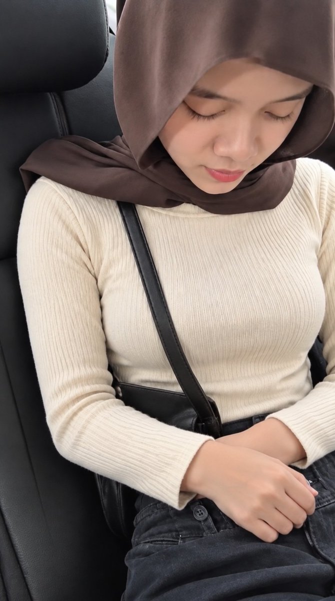 veitub's tweet photo. Masih malu malu 
https://t.co/E9eLHYyNex https://t.co/k6lkFMAfR6