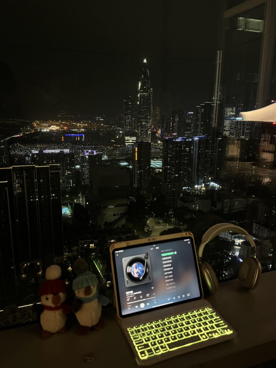 xnan0001's tweet photo. Fall asleep alone at night https://t.co/lX6mRLMODy