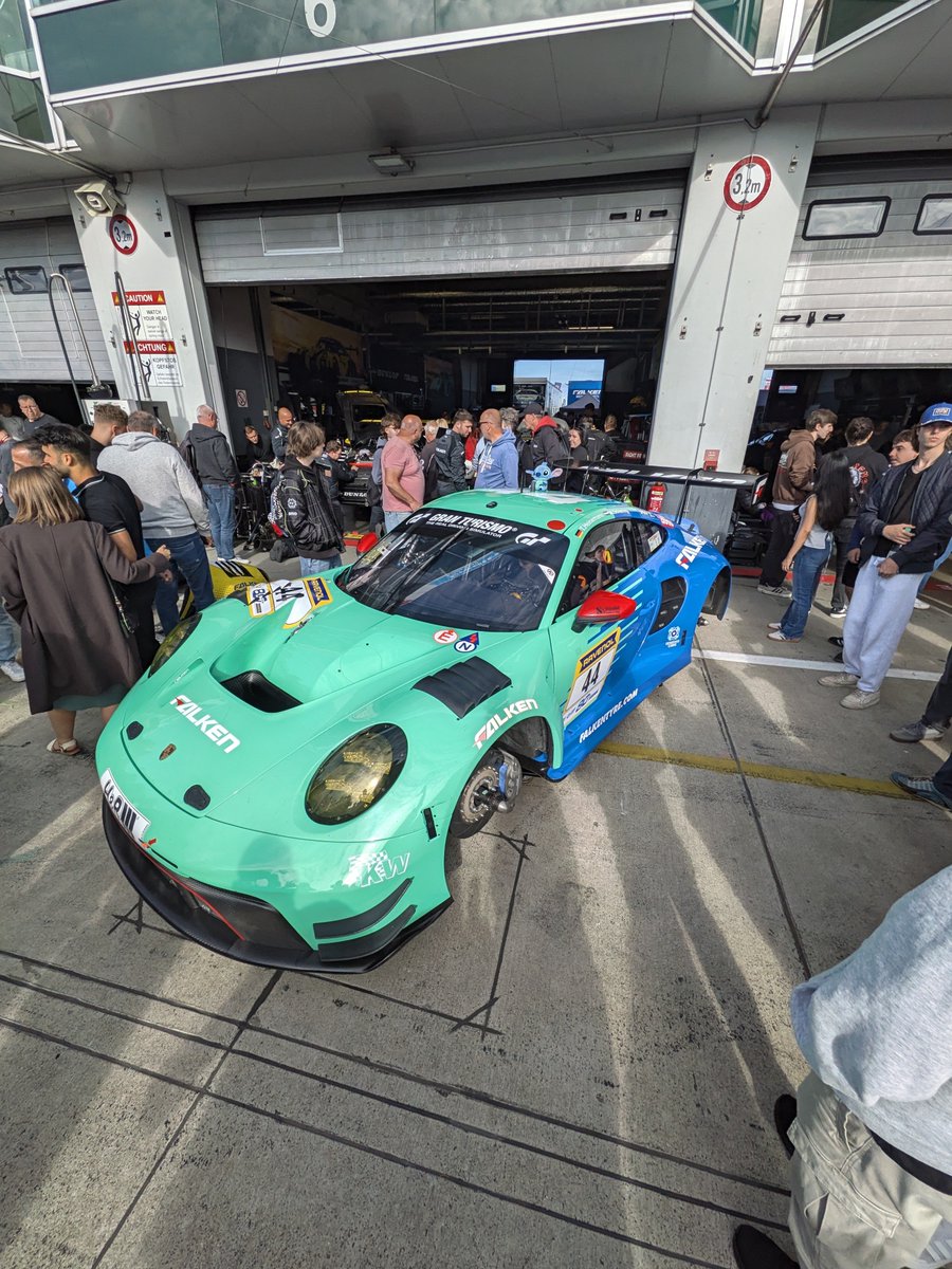 ToastMitSalz's tweet photo. We Had so much fun Yesterday at the #nls8 at the #nürburgring https://t.co/t240mOUJXt