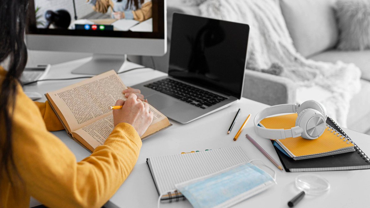 celes755176's tweet photo. Just submitted my final thesis—4 years of all-nighters, coffee spills, and half-baked ideas just clicked, and it’s DONE ， https://t.co/0jsSlIOx1S