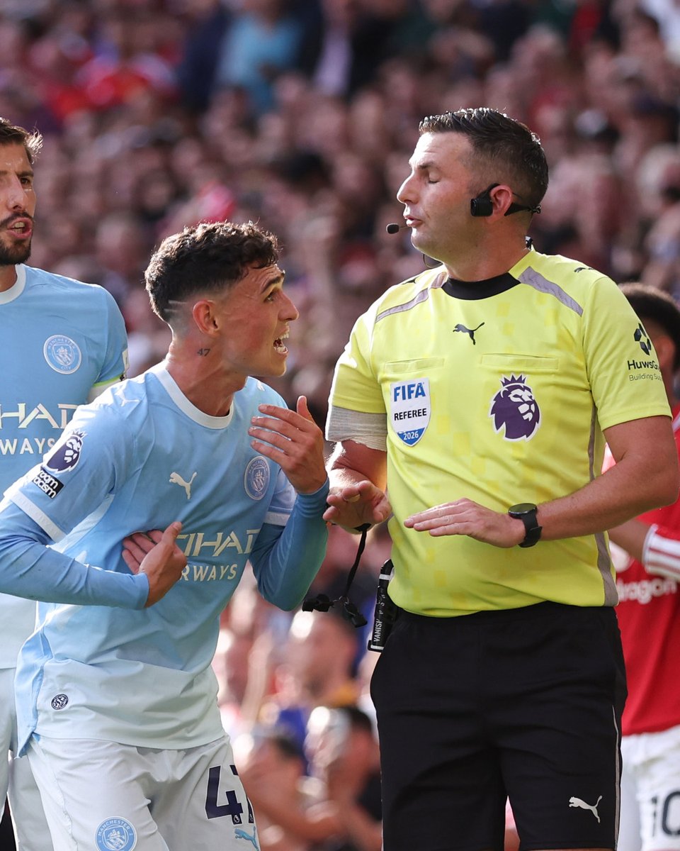 brfootball's tweet photo. Phil Foden is sent off for kicking at Bruno Fernandes 😬🟥 https://t.co/sDkwEL8f3o