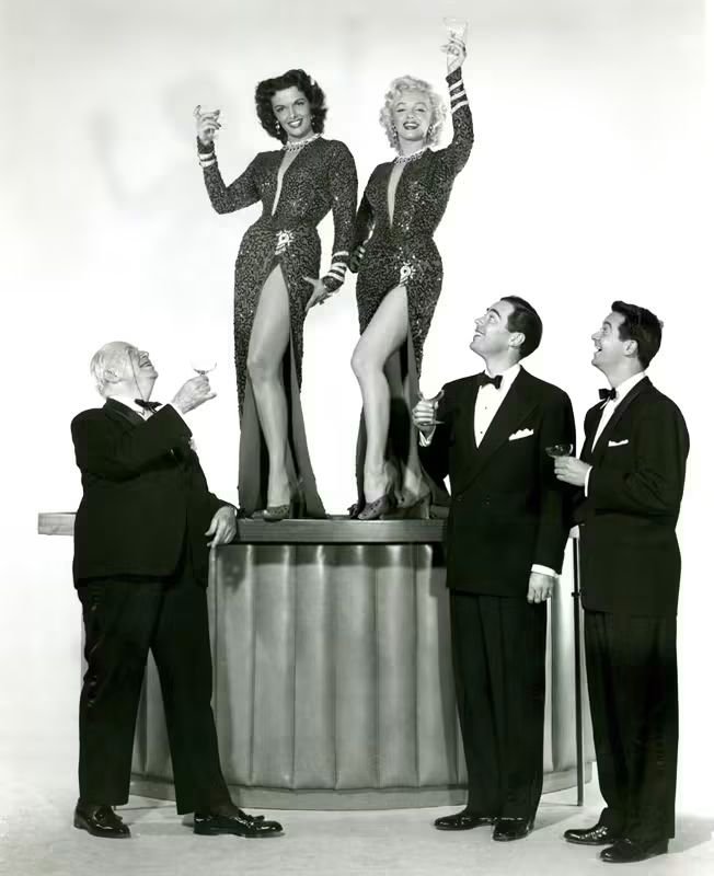 Clubpassionmar2's tweet photo. Bonne journée de lundi (par anticipation rendez-vous médicaux)
Have a sweet Monday.
#Marilyn #marilynmonroe #clubpassionmarilyn #GPB #leshommespréfèrentlesblondes #gentlemenpreferblondes #Publicité #équipe #team https://t.co/HzgPDeiKmg