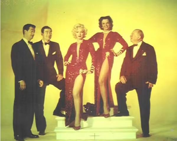Clubpassionmar2's tweet photo. Bonne journée de lundi (par anticipation rendez-vous médicaux)
Have a sweet Monday.
#Marilyn #marilynmonroe #clubpassionmarilyn #GPB #leshommespréfèrentlesblondes #gentlemenpreferblondes #Publicité #équipe #team https://t.co/HzgPDeiKmg