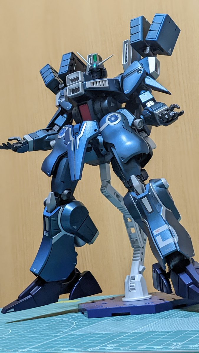 Yosuke_msm07s's tweet photo. MG ガンダム Mk-V完成✨
黒立ち上げのメタリック塗装、仕上げは半光沢。クリアを部分的に残しています。
#ガンプラ
#ガンダムmkv
#ガンダムセンチネル https://t.co/28i6miL2fU