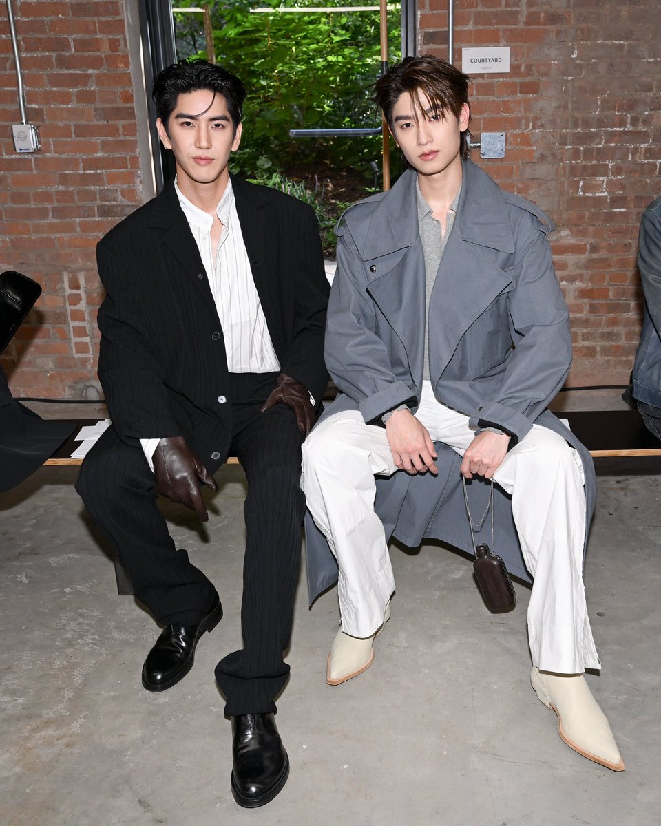 Sea_tawinan's tweet photo. 📸🖤 https://t.co/ErXDsxV1I0