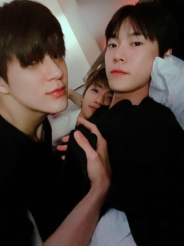 kdy21s's tweet photo. probably the craziest pic ever posted in the history of nct https://t.co/HMUHnfGelb