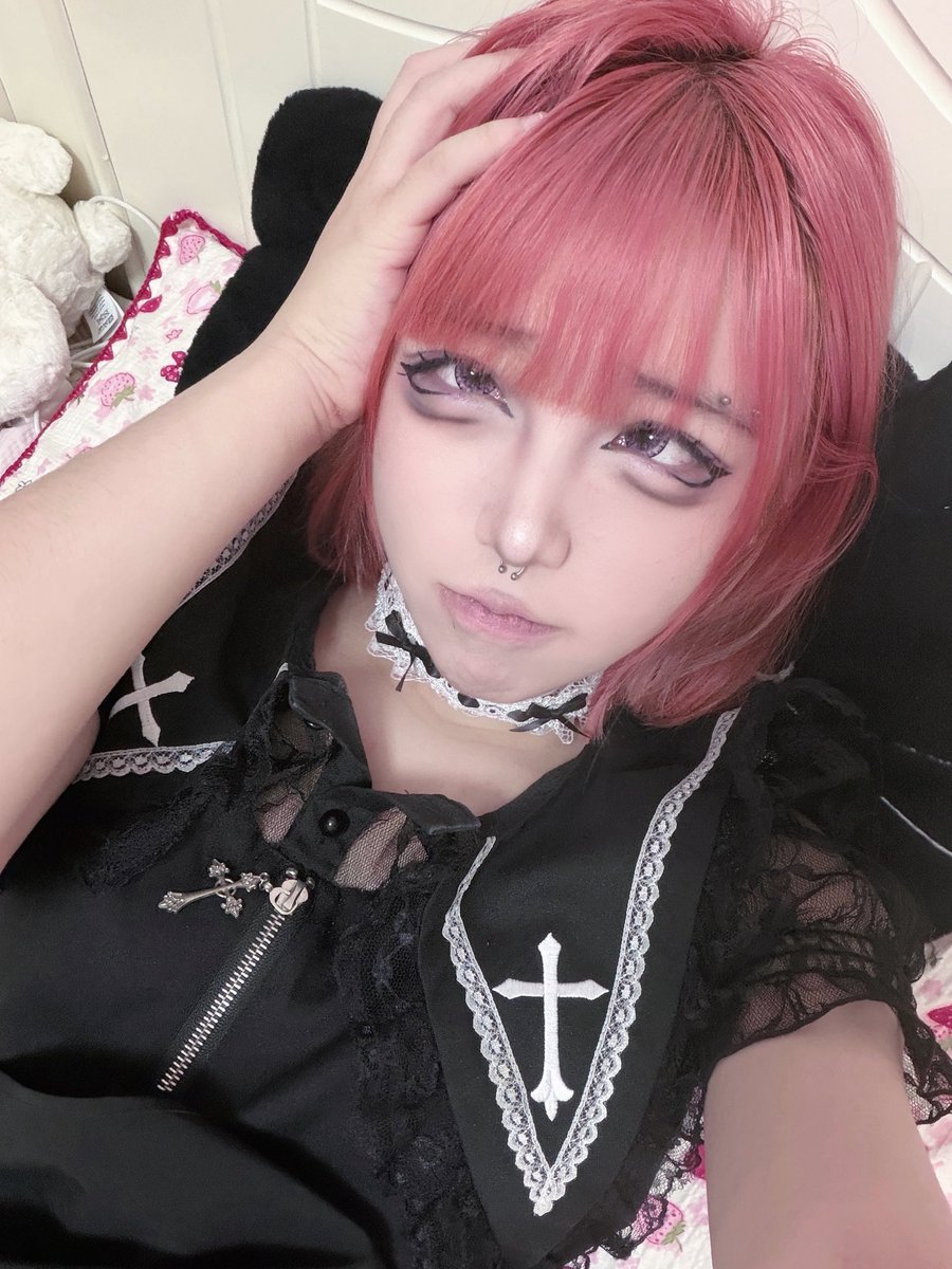 ryukker7's tweet photo. 私って、可愛いと思わない？ https://t.co/ll68OIDKYK