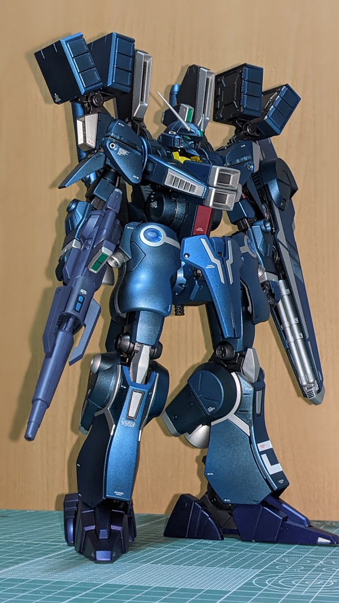 Yosuke_msm07s's tweet photo. MG ガンダム Mk-V完成✨
黒立ち上げのメタリック塗装、仕上げは半光沢。クリアを部分的に残しています。
#ガンプラ
#ガンダムmkv
#ガンダムセンチネル https://t.co/28i6miL2fU
