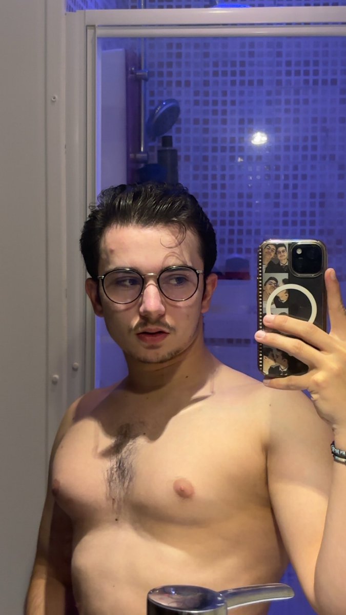 _y4noush_'s tweet photo. #LGBTQIAGreySky 
Et pourquoi pas https://t.co/Yb96HgUPzx
