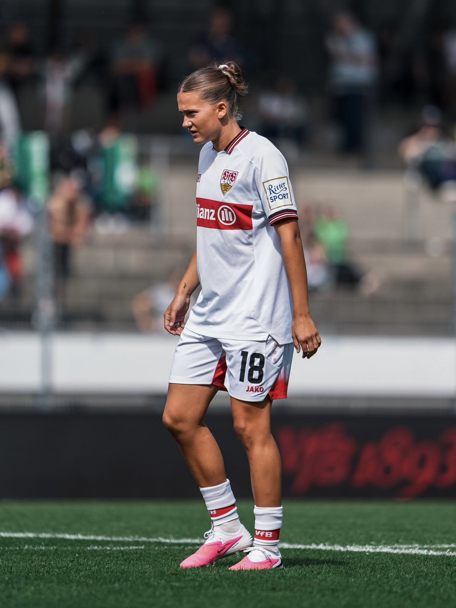 VfB_Frauen's tweet photo. Warm 🆙
#VfBFrauen | #VfB | #VfBWOB | #GPFBL https://t.co/wpD5jMWkev