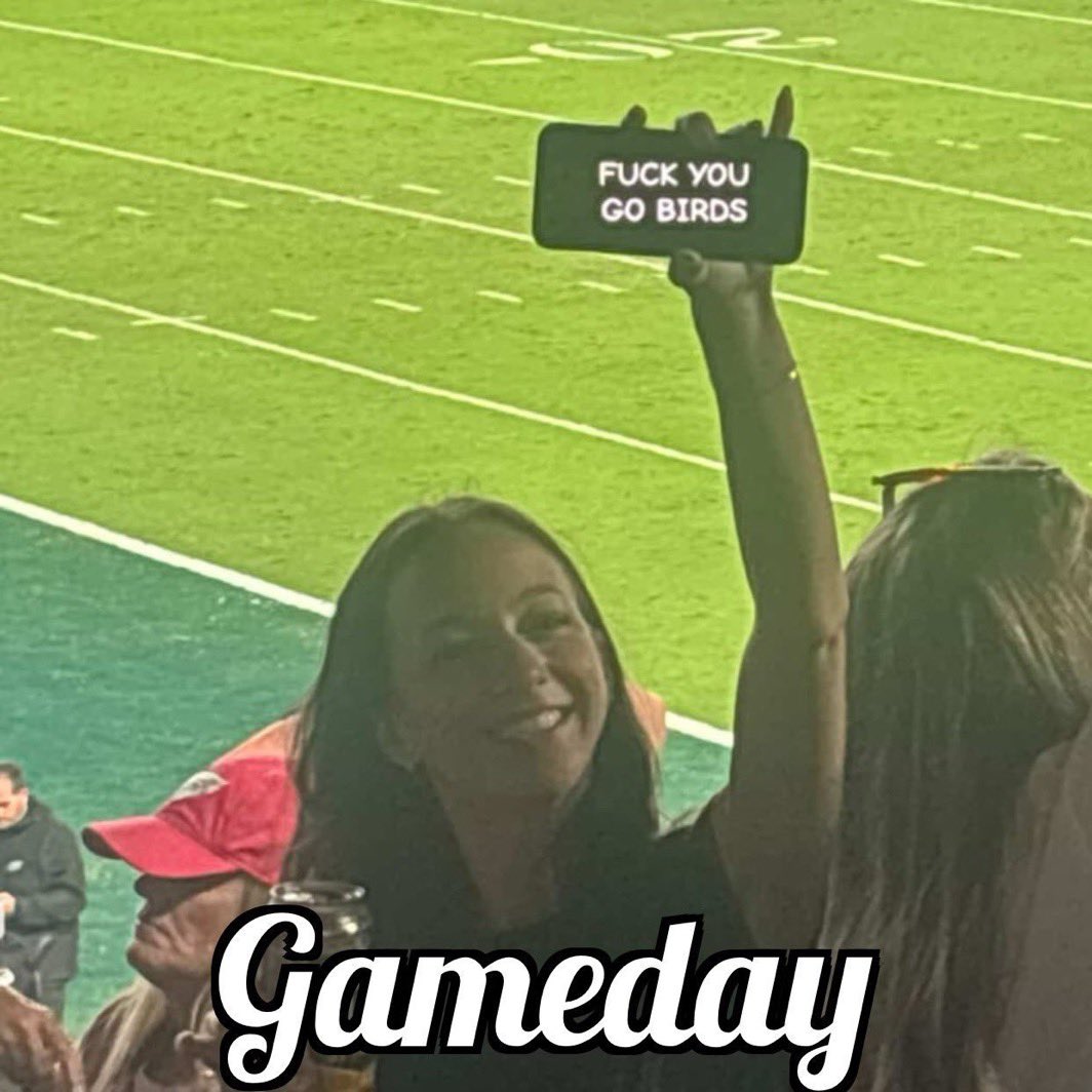 BarstoolPhilly's tweet photo. GAMEDAY, GO BIRDS 🦅 https://t.co/fIOYU6Zrx9