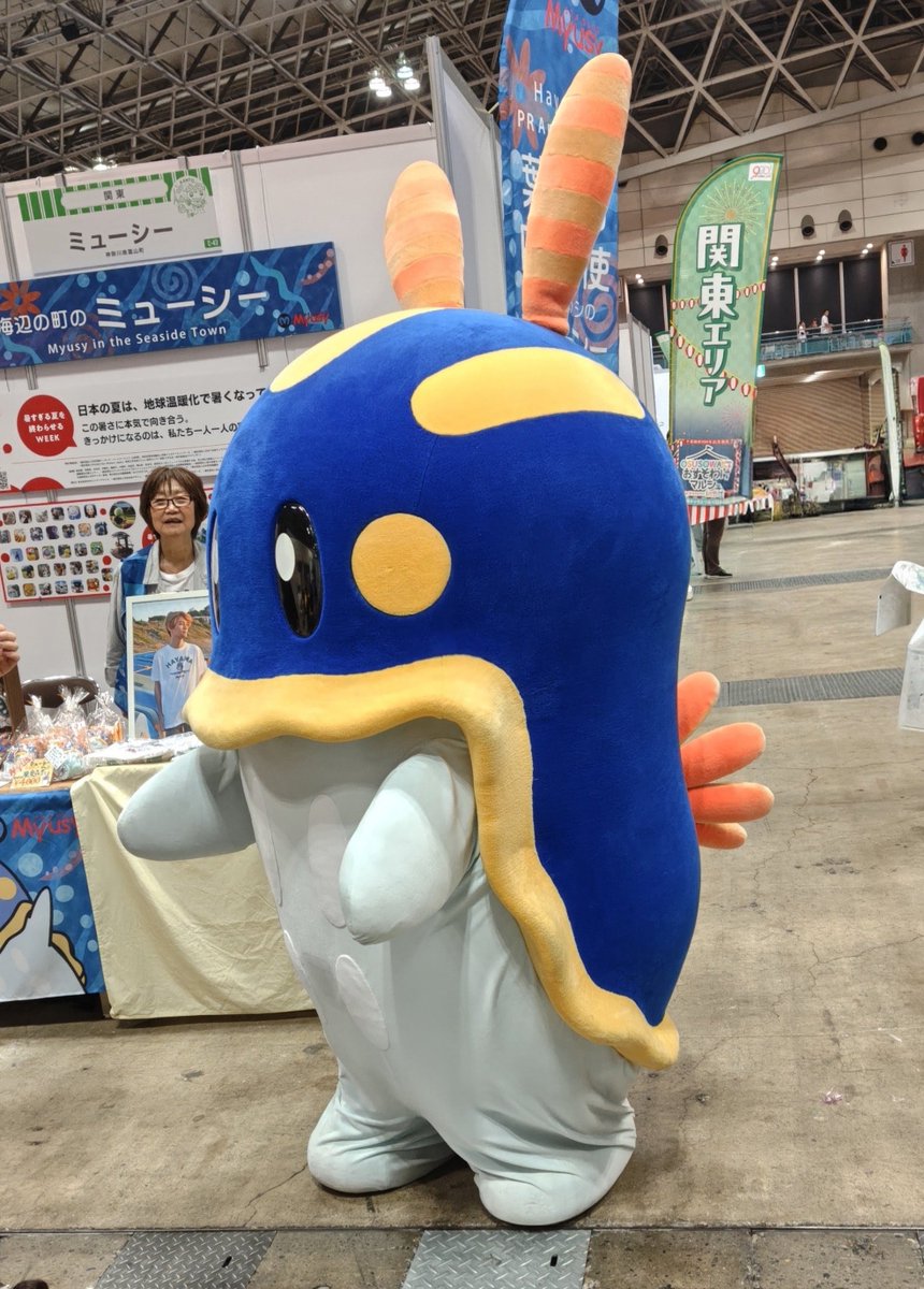 yuchix's tweet photo. @Konyudoukun @hosinoaman @mamenitounyu 本日の気になるはにゃモンちゃん…あ、ササダンゴンちゃんテーブル回ってはいたず…みんなを和ませてた、のに写真がないwめちゃくちゃ可愛い子です
やぶきじくんもお久しぶりにお会いできて嬉しかった
コアちゃんの踊る姿は私の中では最強可愛い https://t.co/8B24wWk6Bb