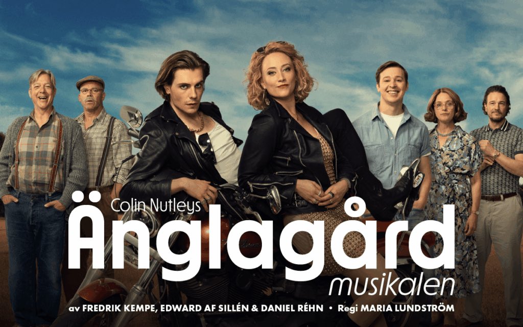 EdwardafSillen's tweet photo. En härlig höst! 
Min uppsättning av Chicago går på Oscarsteatern, vår musikalversion av ”Änglagård” går upp i Helsinki och på SäffleOperan, vår musikal ”Så Som i Himmelen” går nu upp i GBG, och Kardborreshowen som jag gjorde med Per Andersson fortsätter på turné.
🎭Live är bäst! https://t.co/vQuupNG1sf