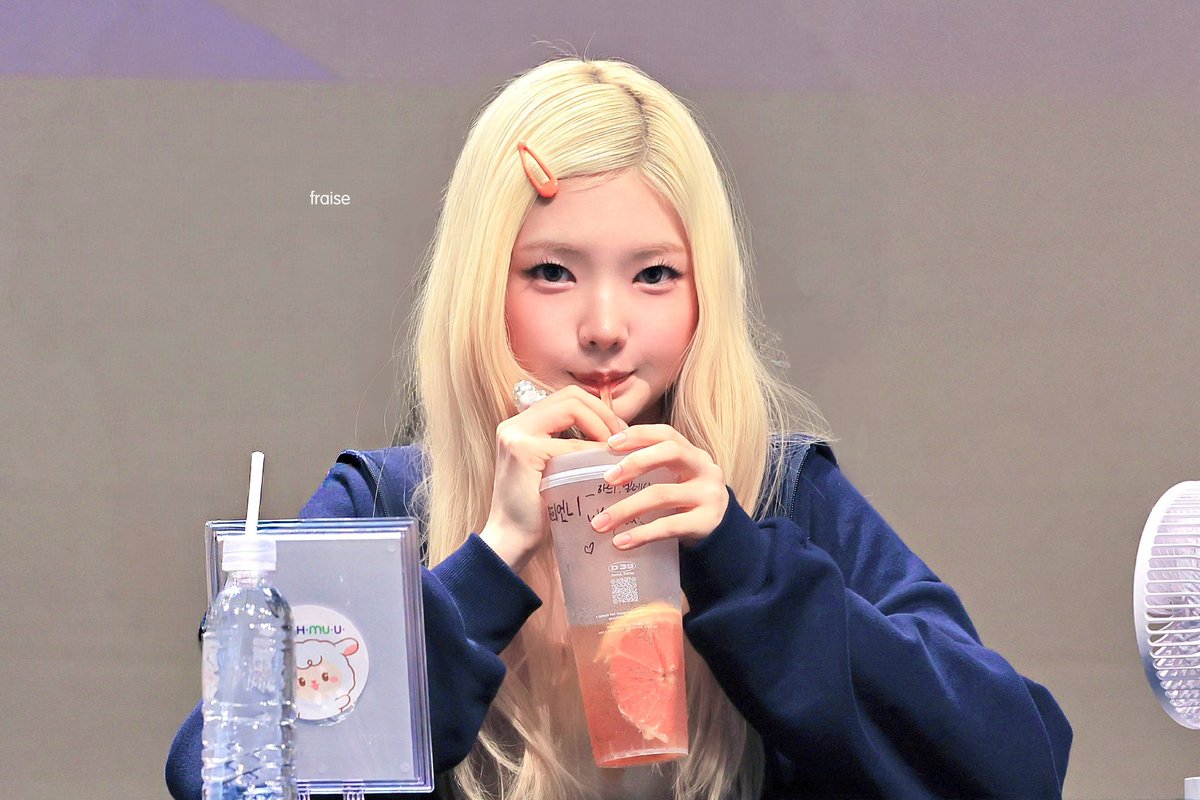 fraise_hee1011's tweet photo. 260913

자몽 맛 아기

#서희 #SEOHEE
#튜이드 #TUIDE https://t.co/08iQINfMfx