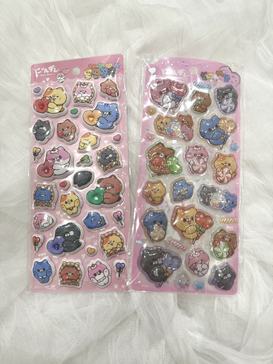 dddd890426's tweet photo. 買い物してたらにゃんデレのシール発見😽
みんな可愛い、、🥲❣️
裏にはちゃんと声優さんのお名前あった💓
「石田彰」の3文字を見るだけでキャーー！となりますね https://t.co/TFtJAThtVP
