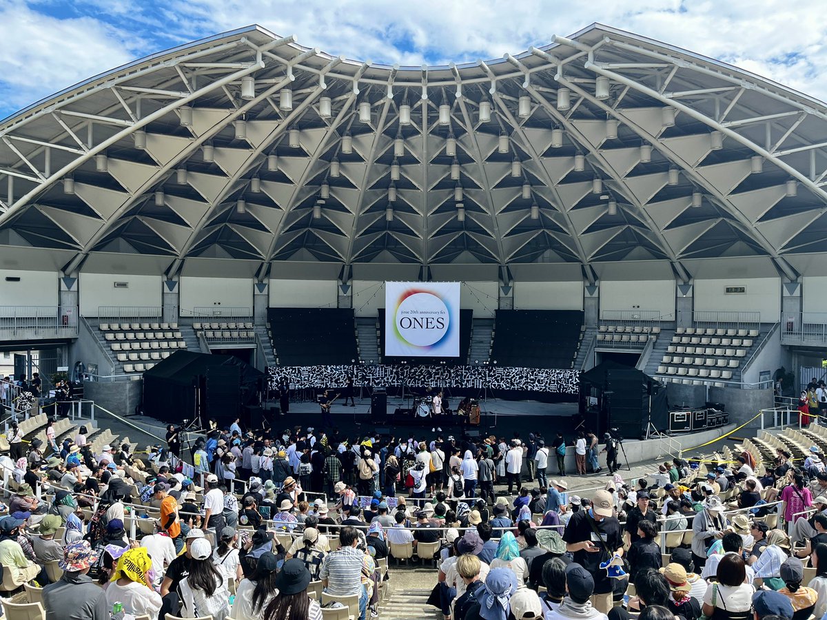 hiyoko_type3's tweet photo. #jizue
#jizue20th
20周年記念フェス「ONES」ちょう楽しかった
全5組全インストという攻めたラインナップだったけど残暑の野外で気持ちいい音楽に浸れました！ https://t.co/P0z6uO05nT