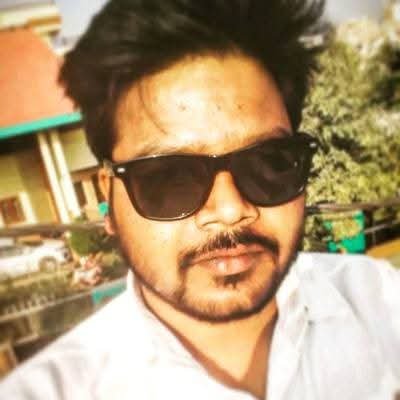 Akashkubgs's tweet photo. इसका नाम रवि परमार Ravi parmar है! ये MP का रहने वाला है और The Dalit voice इसकी ही ID है।

इसका काम है रोज़ ब्राह्मणों और ठाकुरों को गाली देना। समाज में इसका काम है स्वर्ण को गाली देना ।

#Raviparmar #thedalitvoice #MP @CMMadhyaPradesh @MPPolice2 @MPPoliceDeptt @News18India https://t.co/sdWevFkXh0