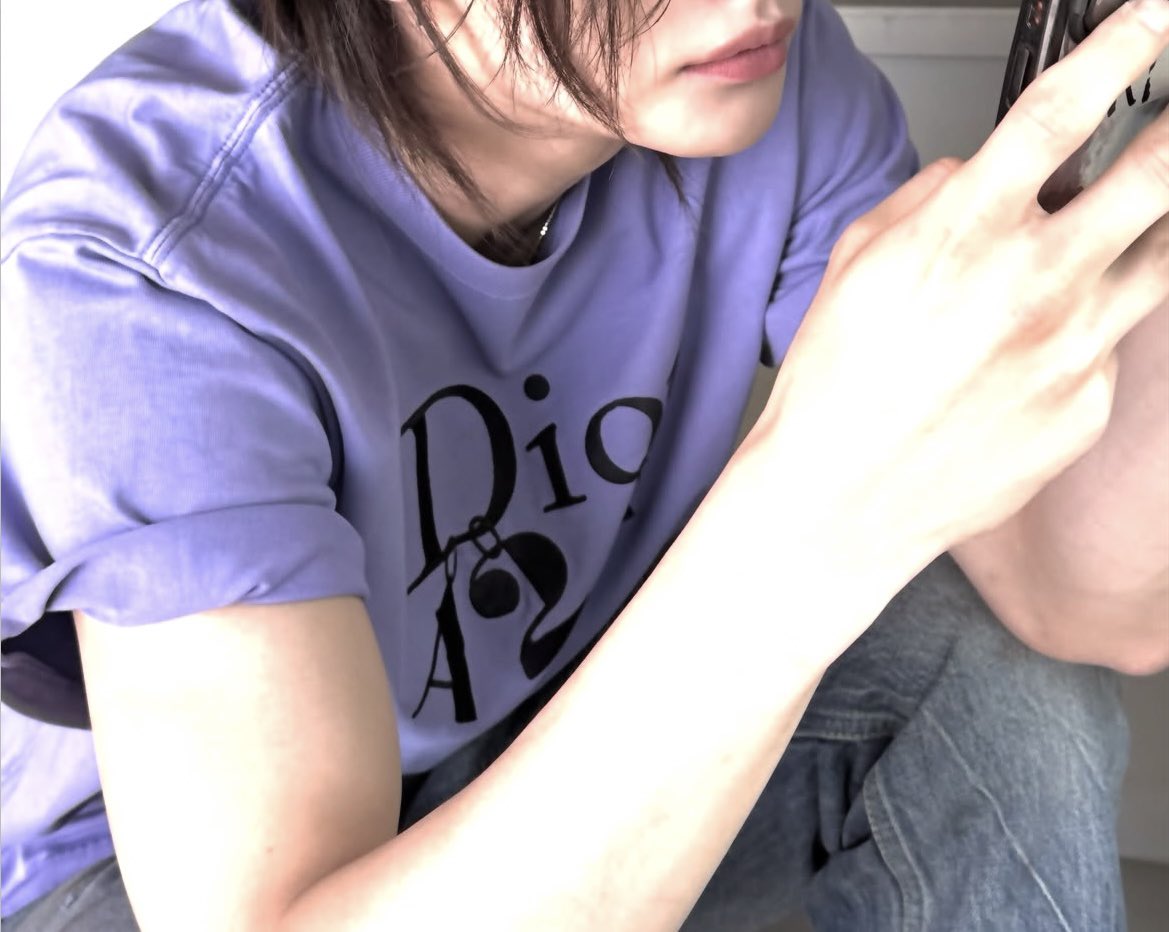 roukend's tweet photo. ヒョンジンさんのインスタ見てると
ヒョンジンさんの感性に本当に感嘆させられる
最新の投稿のこの3枚とか感嘆しすぎて今顔な��� https://t.co/j5HzyummkB