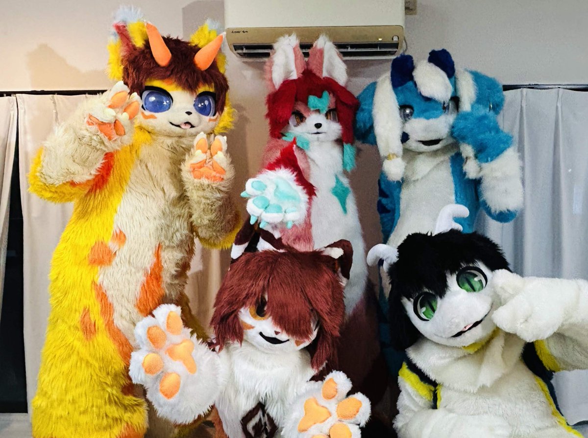 suddennnrrrain's tweet photo. キャラ with hair たち >w<ｶﾜﾖｲ
📸@key_gopo26
🟡@emiramiraowo
🔴@Delphox_LOv
🔵@void_kun_planet
🟤@KaZ1_6
⚪️@OMATA_DRAGON

(メンション間違えていたので再上げ直しです！！) https://t.co/l8RlhZy1l3