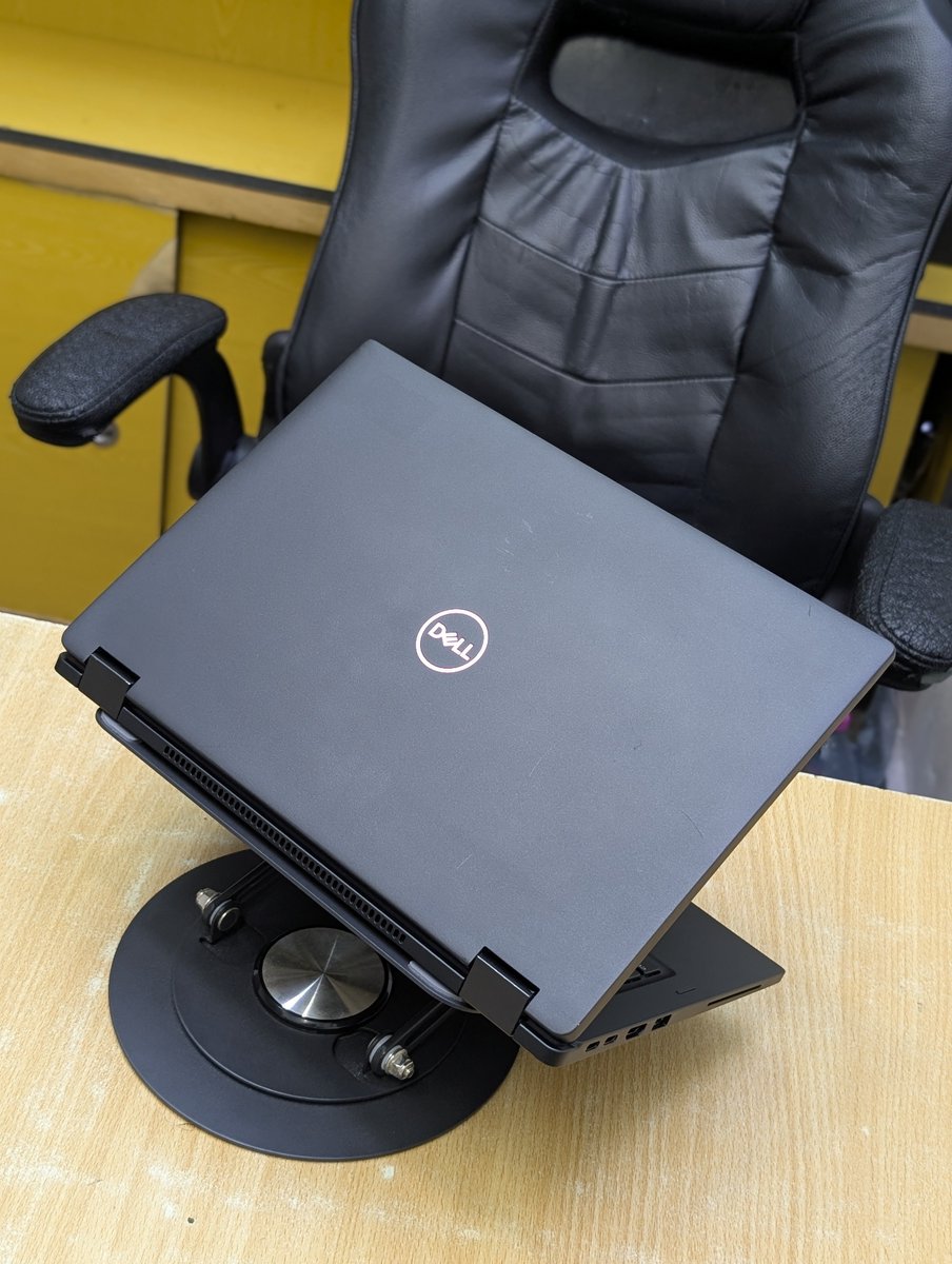 Marketall237's tweet photo. 💻Laptop Professionnel Dell Lat. 7390 2en1

🍀🔥Intel Core i7
🍀🔥8e génération
🍀🔥RAM : 16go PC4 
🍀🔥Disque dur : 256go SSD
🍀🔥13.6" UHD / Tactile (1920x1080)

☎️ 676457 214 (WhatsApp et Appelle)
🗨️ https://t.co/tPVjCbEZXC
🚚 Expédition tous région/ shipping nationwide https://t.co/NTqrTXLNQv