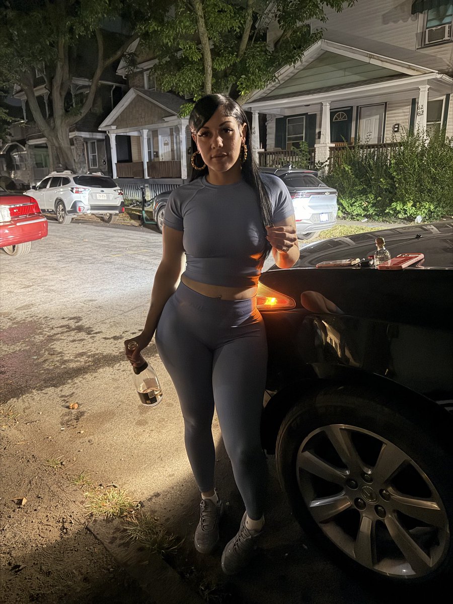 xotikstrawberry's tweet photo. SlimThick https://t.co/0kdaVls8pg
