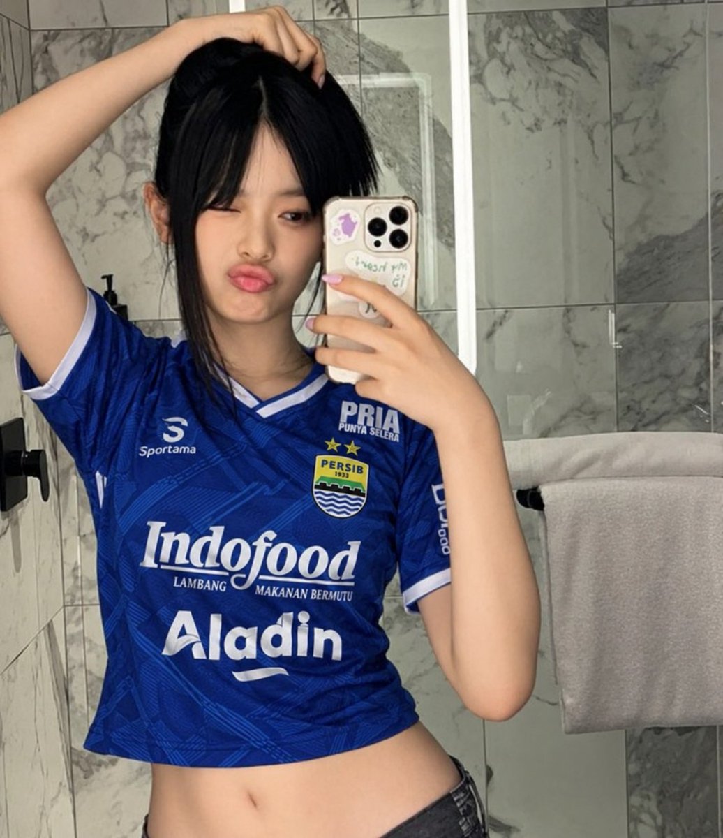hanniagit's tweet photo. tebak isi roomchat mereka 😂✌🏻 https://t.co/15aQmSDpes