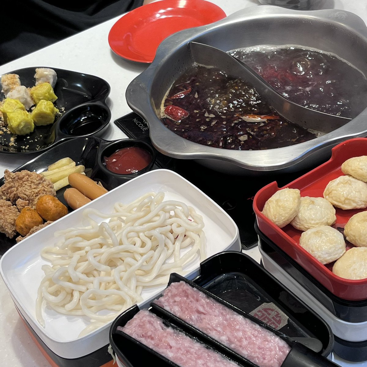 mobmabbic's tweet photo. กินกินกินก้นกปนกน https://t.co/S56K6IDoMt
