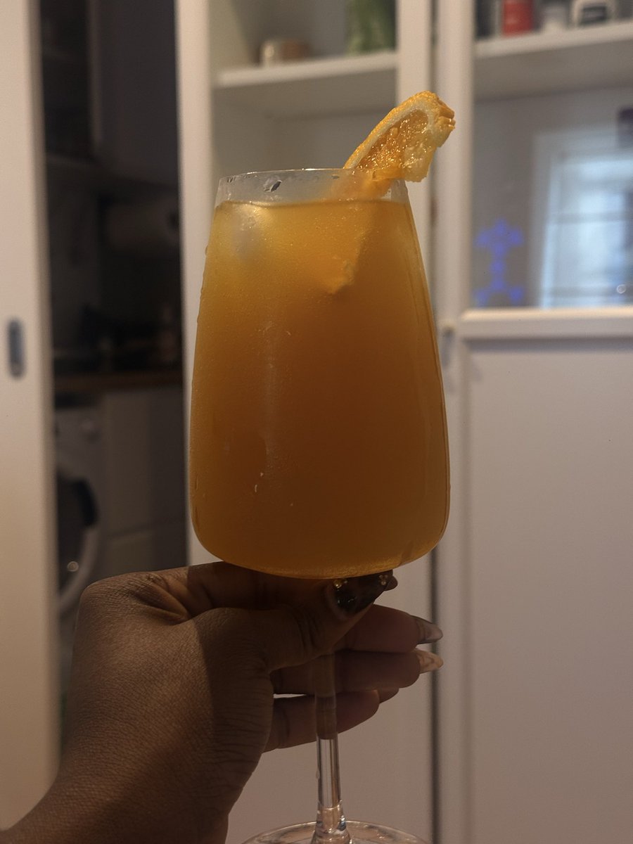 browniee_again's tweet photo. sweet and strong. just like me #cocktailhour https://t.co/RLmmjCM8In