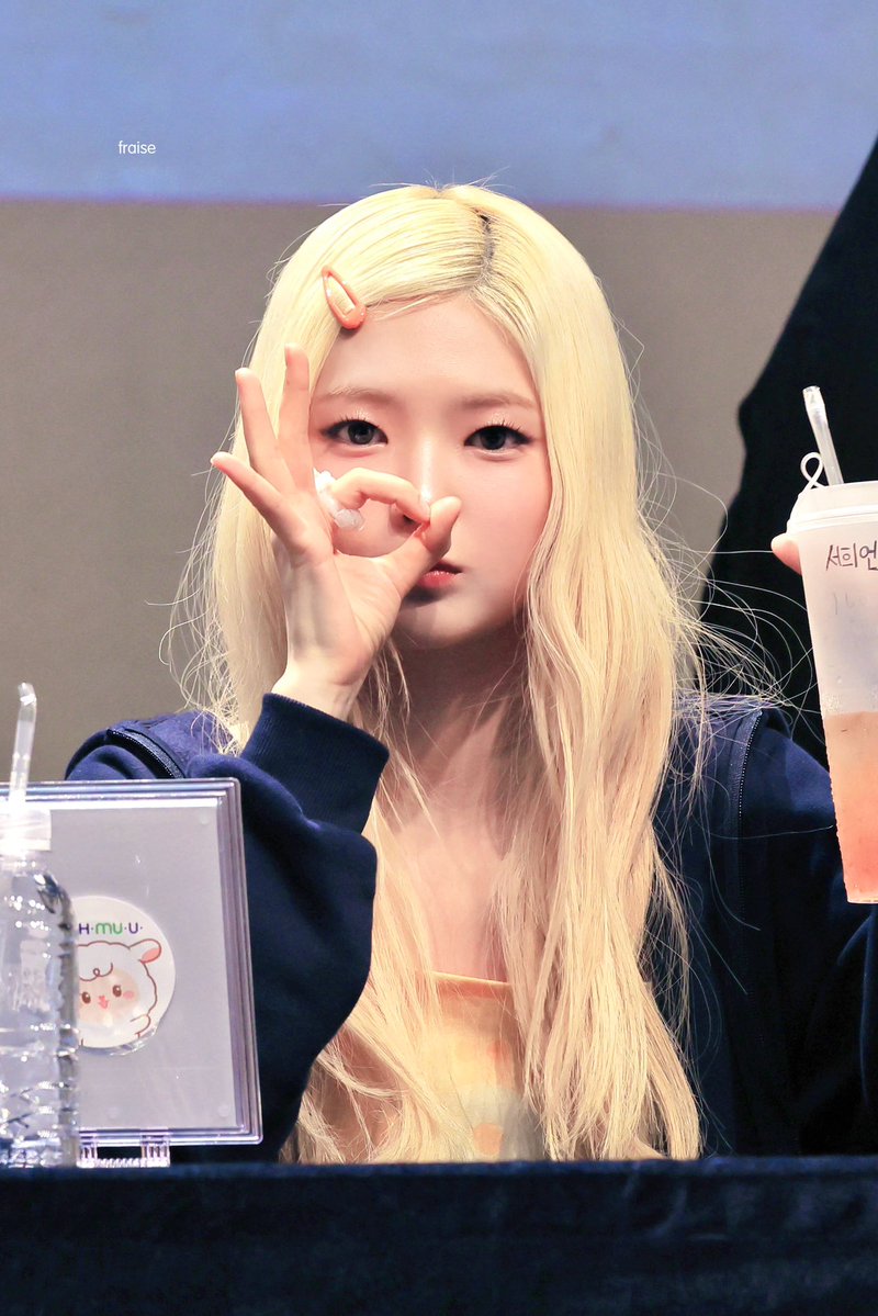 fraise_hee1011's tweet photo. 260913

자몽 맛 아기

#서희 #SEOHEE
#튜이드 #TUIDE https://t.co/08iQINfMfx