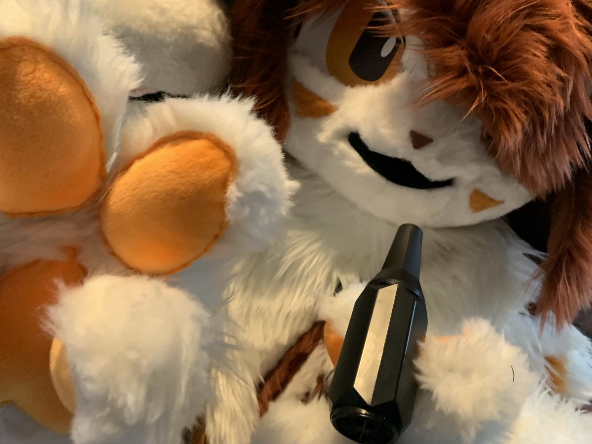 KaZ1_6's tweet photo. というわけで、初めての自作完了してました‼️がんばった‼️‼️
キャットロング(ネコ×ビントロング)の「ラト」といいます！
夢は大きくなってみんなの背丈を超えることらしいです
イベント等で見かけたら是非とも遊んでください‼️‼️どうぞ宜しくお願いします🙏💫
#集まれっ自作っ子
#FursuitsEveryday https://t.co/cPd3Lq4ahe