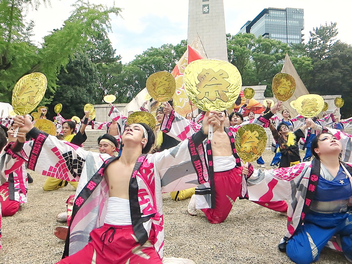 fukuikineno's tweet photo. 第27回こいや祭り １日目 教育塔前会場   
絆百祭 「御神輿HEAVEN」
https://t.co/yiEW6StcLG  

#こいや祭り #教育塔前会場 
#絆百祭 #御神輿HEAVEN https://t.co/Z2p5PrnftQ