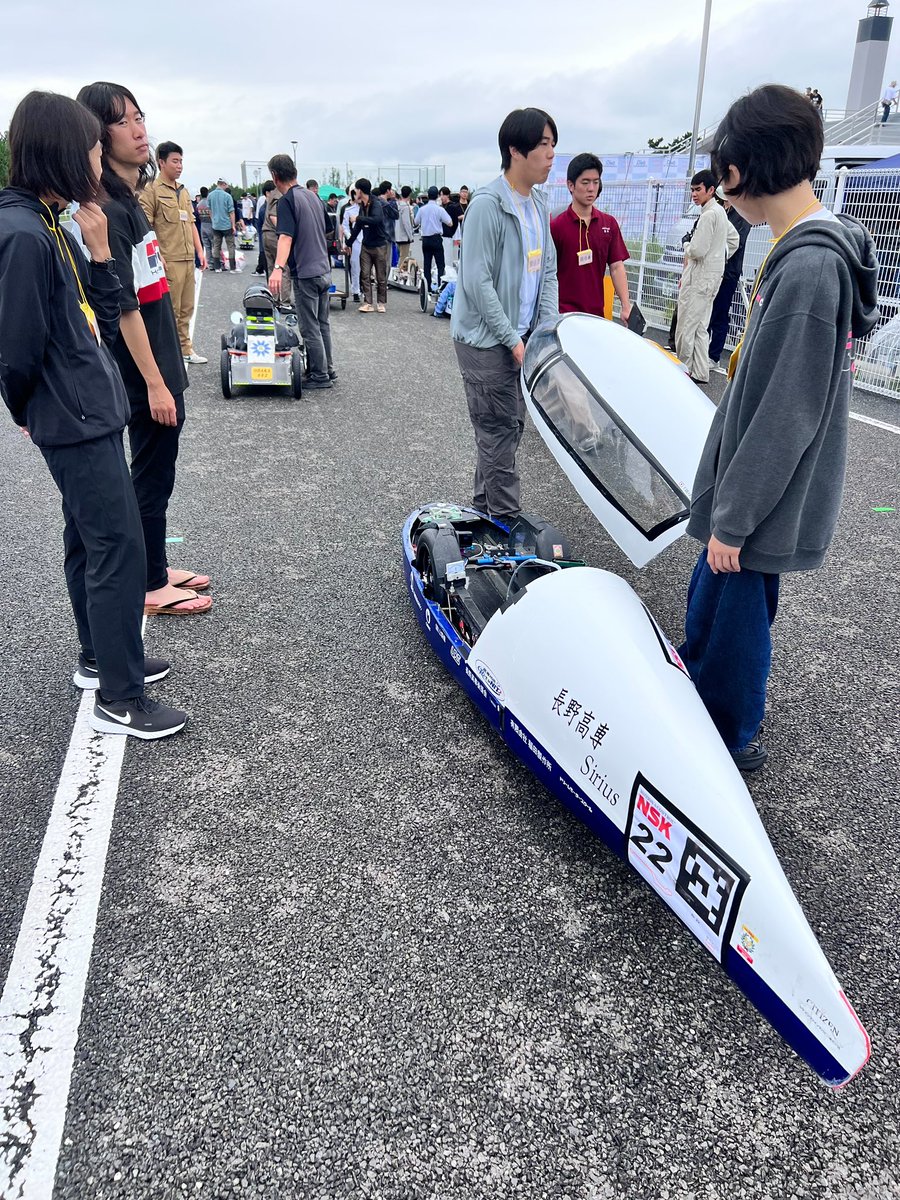 _ecopa's tweet photo. WEVC名取に初出場しました！✨✨
結果は

#21 長野高専Helimes 31周　学生クラス優勝🏆
#22 長野高専Sirius 18周　学生クラス5位

反省点は多かったレースでしたが久々に結果を残すことができました！
残りのレースも結果を残せるよう頑張ります！ https://t.co/6u6ddbtwOn