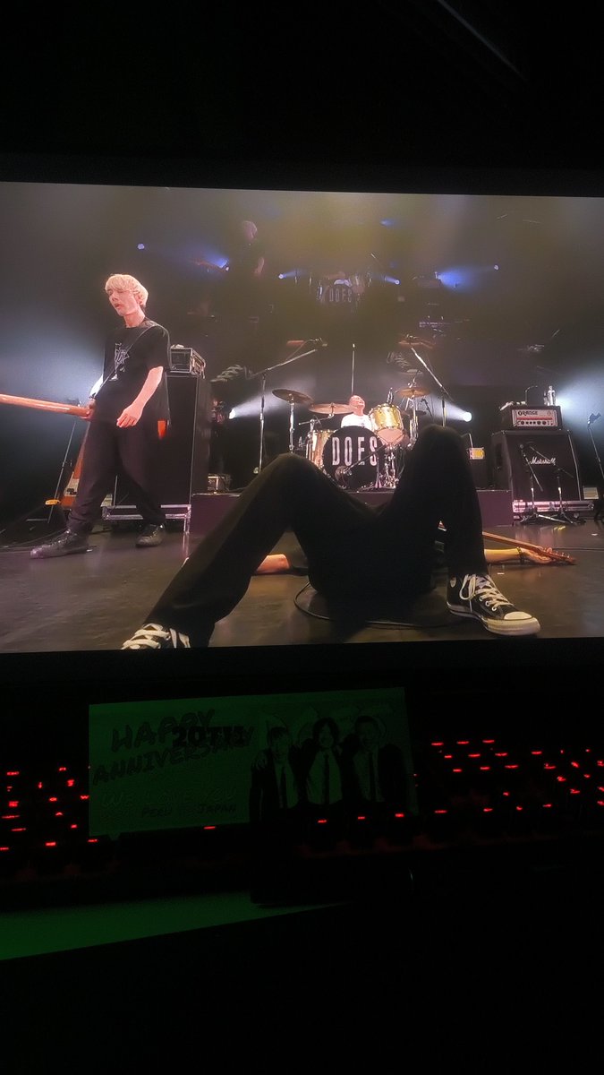 DoesPeru's tweet photo. Sin palabras, ha sido un increíble concierto, a pesar de que fue a través de una pantalla 🇵🇪. La energía de @DOES_official traspasa y parecia que estuvieses ahí, gritando, saltando con ellos en Shinjuku.

#does #does20th #thanksloving

Happy anniversary 🥹✨ https://t.co/zHvlmQVLXr