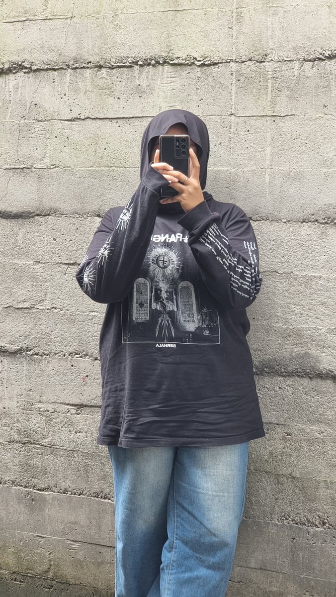 demasinhere's tweet photo. outfit gembel https://t.co/qiqR1V0Kb6
