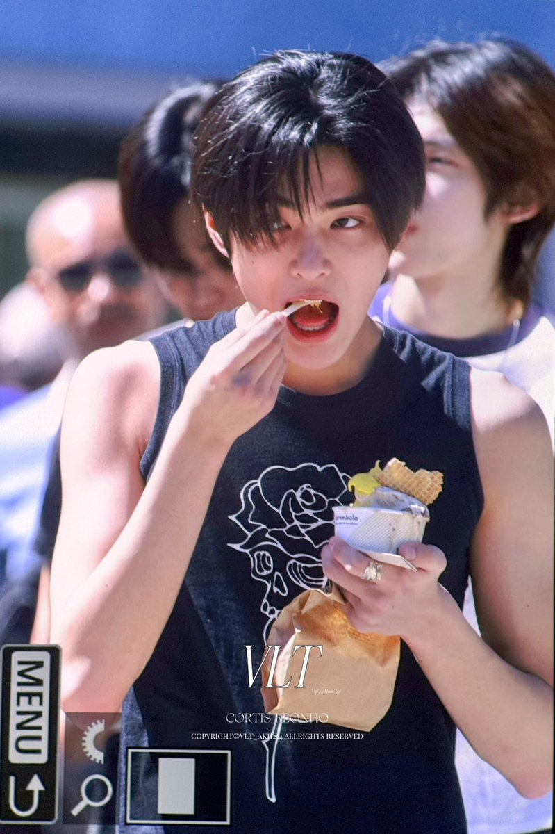 VLT_AKH214's tweet photo. 🖤🍦#KEONHO #건호 #ゴンホ https://t.co/NoYArWAwdw