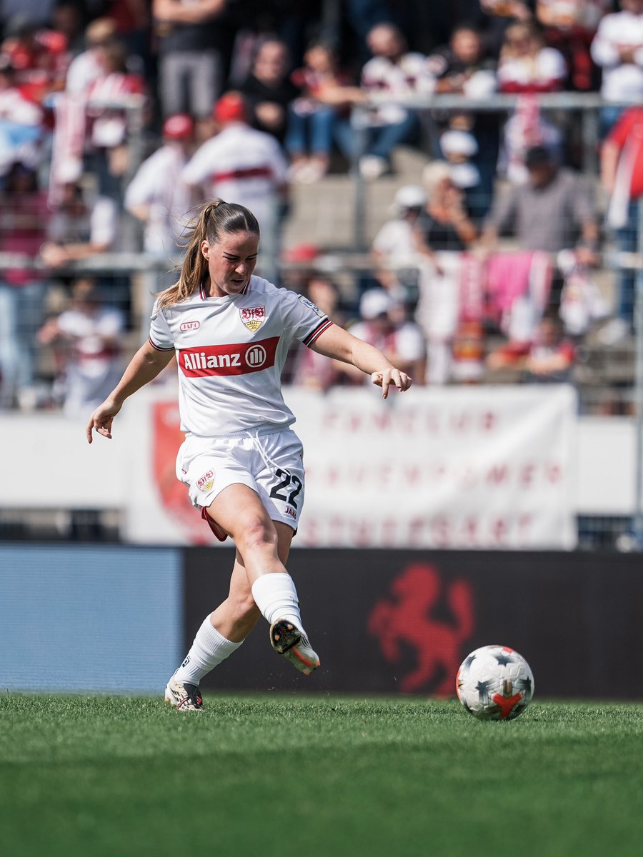 VfB_Frauen's tweet photo. Gleich geht’s los! 💪
#VfBFrauen | #VfB | #VfBWOB | #GPFBL https://t.co/JwTylzBWCk