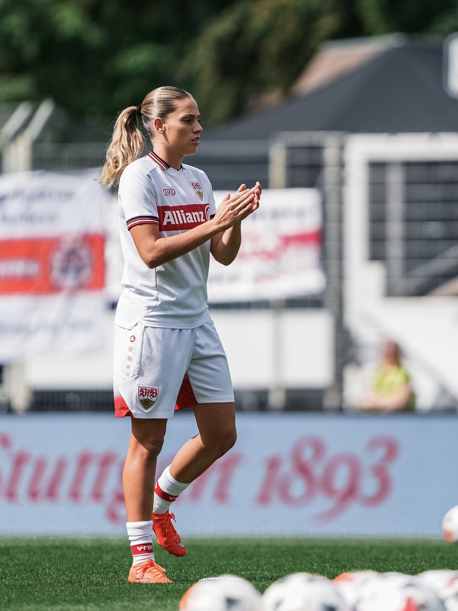VfB_Frauen's tweet photo. Gleich geht’s los! 💪
#VfBFrauen | #VfB | #VfBWOB | #GPFBL https://t.co/JwTylzBWCk