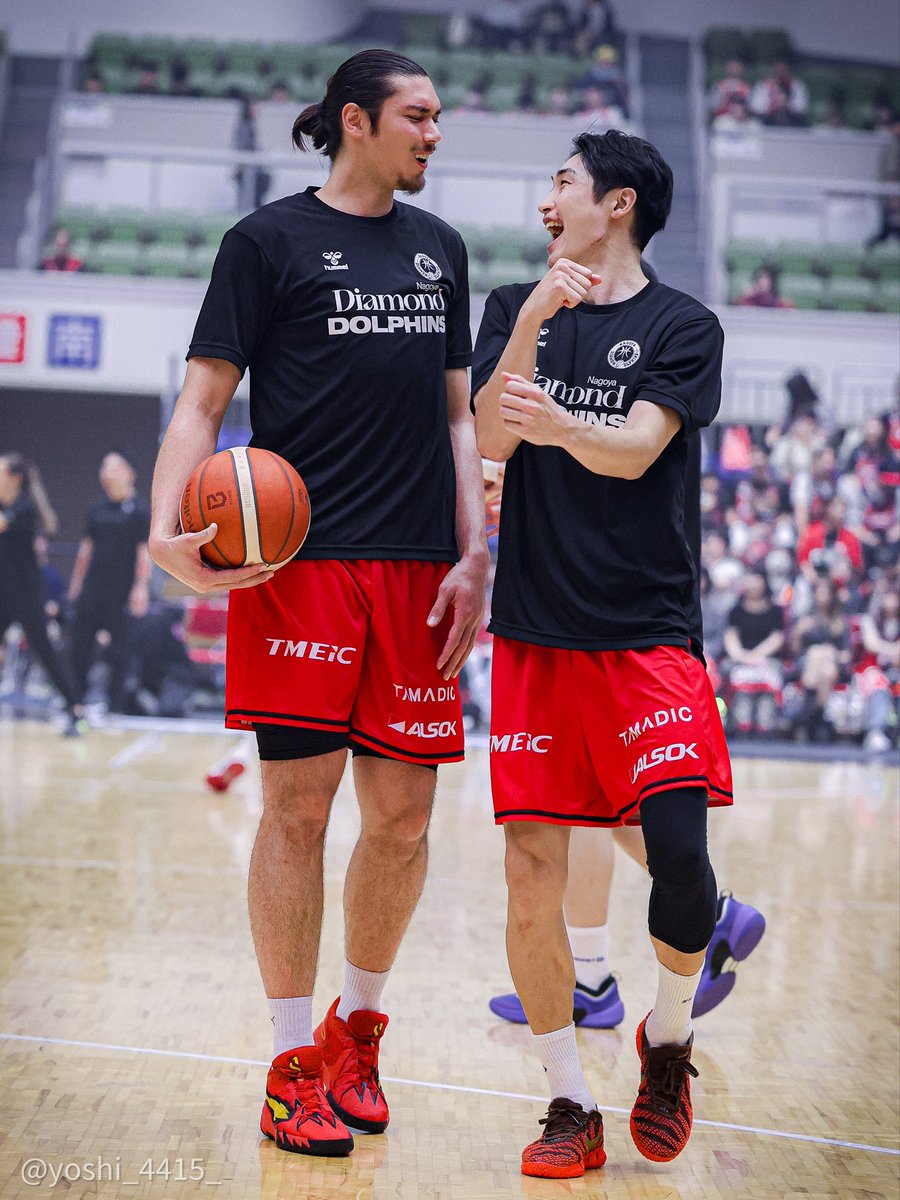 yoshi_4415_'s tweet photo. 中東さんとQがあまりにもかわいすぎたので見てほしい https://t.co/OSbKPl6Idh