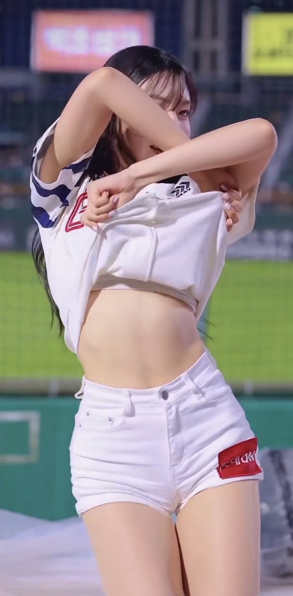 0bj3la's tweet photo. 목나경 치어리더 https://t.co/vK3HlhFXmT