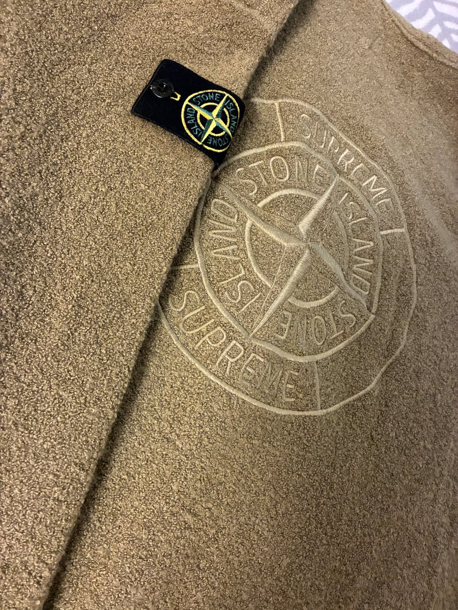 kanami19840703's tweet photo. 激きゃわ♡
 #STONEISLAND  #supreme  #ブークレカーデ  #ちょっと大きめだから息子に貸してあげよう  #しばらくはあげないぞ https://t.co/GkoxeaM8X6