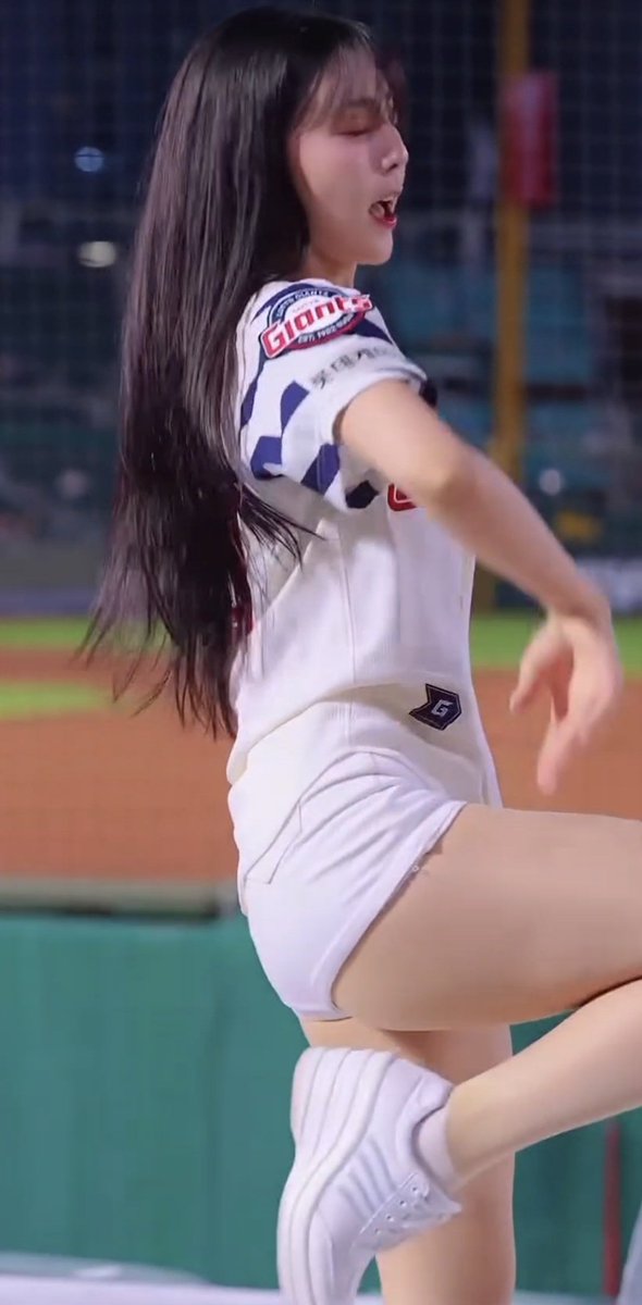 0bj3la's tweet photo. 목나경 치어리더 https://t.co/vK3HlhFXmT