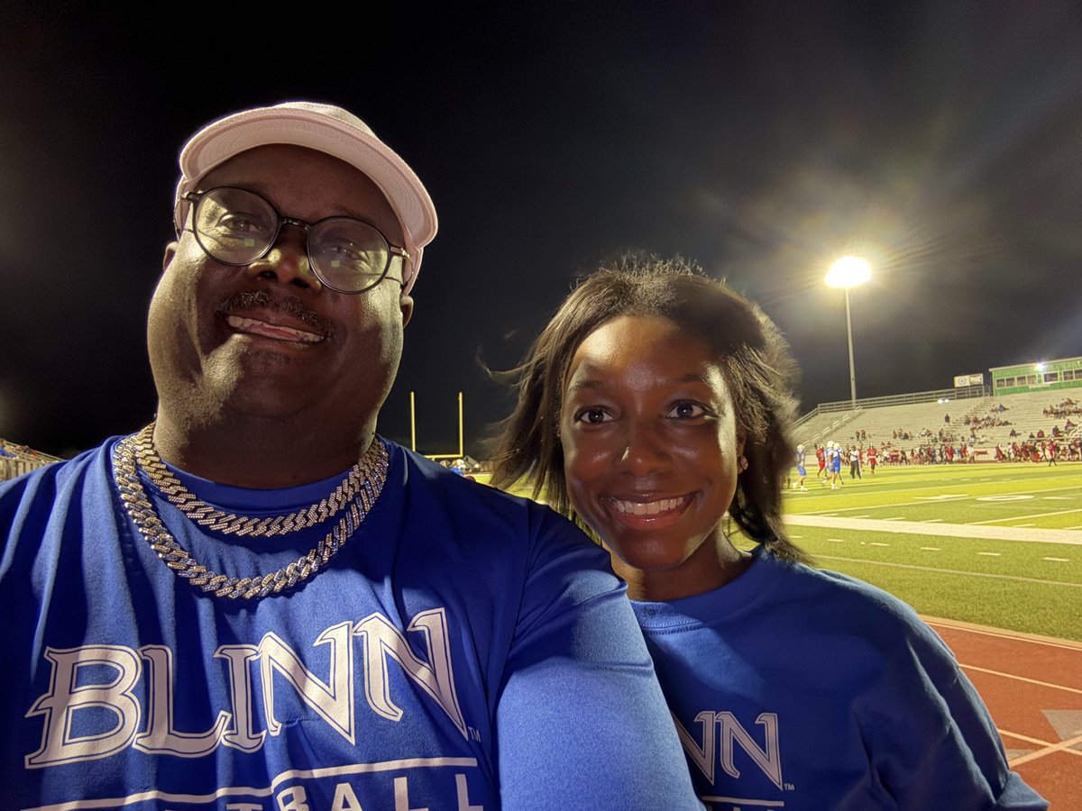 doinit4Jesus's tweet photo. We Jump Off The Front Porch Last Night, Ya Heard Me!
#GodBlessGoBucs💙🏈🤍
#WhoDoYouSeeWithMe👀
#Church11:15am at Mount Rose - Brenham, TX https://t.co/doYVjSlD4w