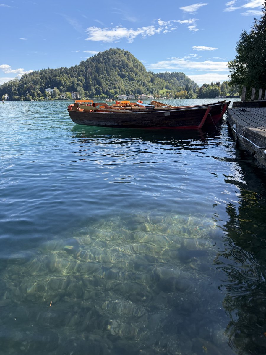 TheKaspaMaxi's tweet photo. Greetings from Slovenia, my fellow Kaspians 🇸🇮 #LakeBled $KAS 𐤊 https://t.co/bgNqRnVVjg