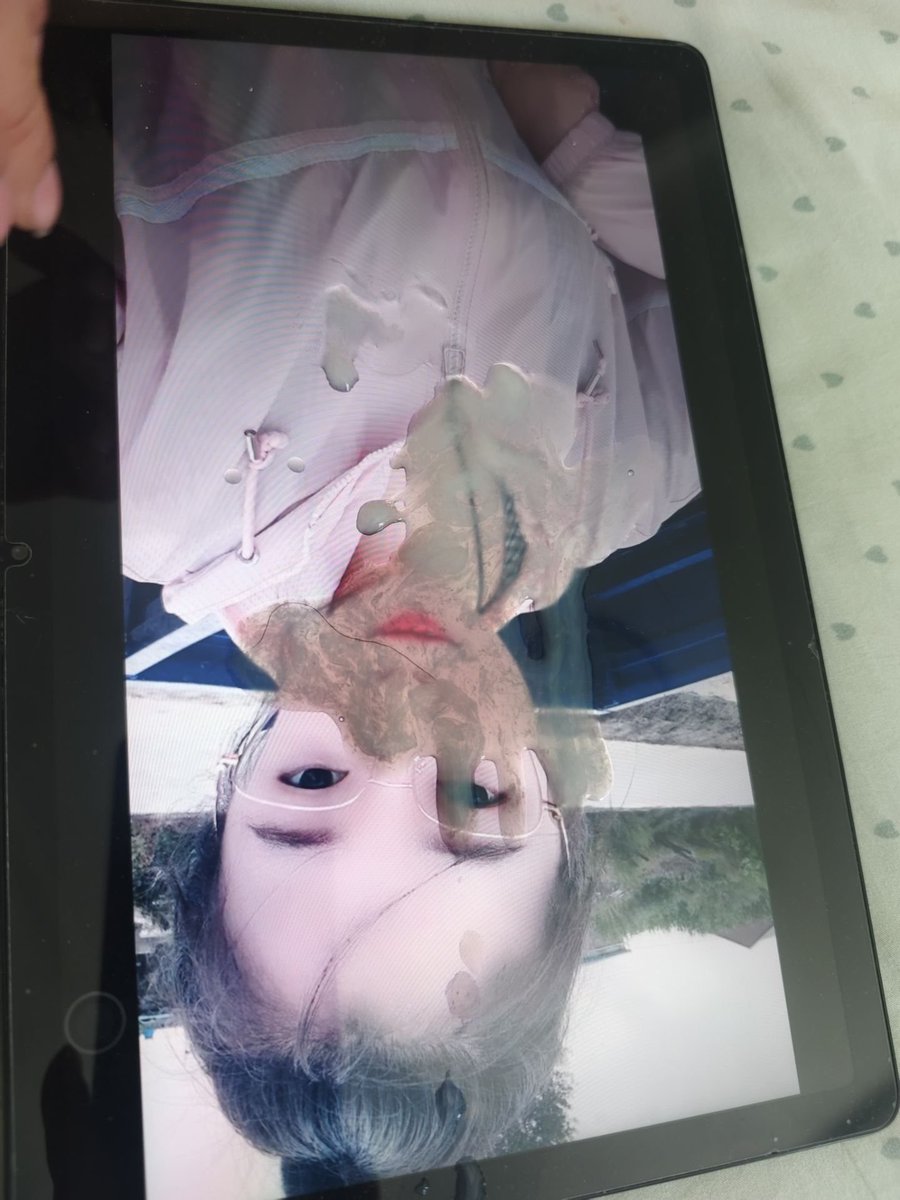 S1440404's tweet photo. 朋友的女神娇娇，既然你都说自己女神像不像一个骚逼了，那我也就用一下这个骚逼吧，毕竟这么诱人的眼镜婊谁不爱呢，真想把鸡巴捅进娇娇的骚嘴里，抱着她的头像草逼一样操她的嘴，最后射精的时候一半射到嘴里，一半射到她带着眼镜的骚脸上，你的女神娇娇只有这样才像你说的骚逼婊子了呢 #意淫 #身边人 https://t.co/uwS2UvHVuz