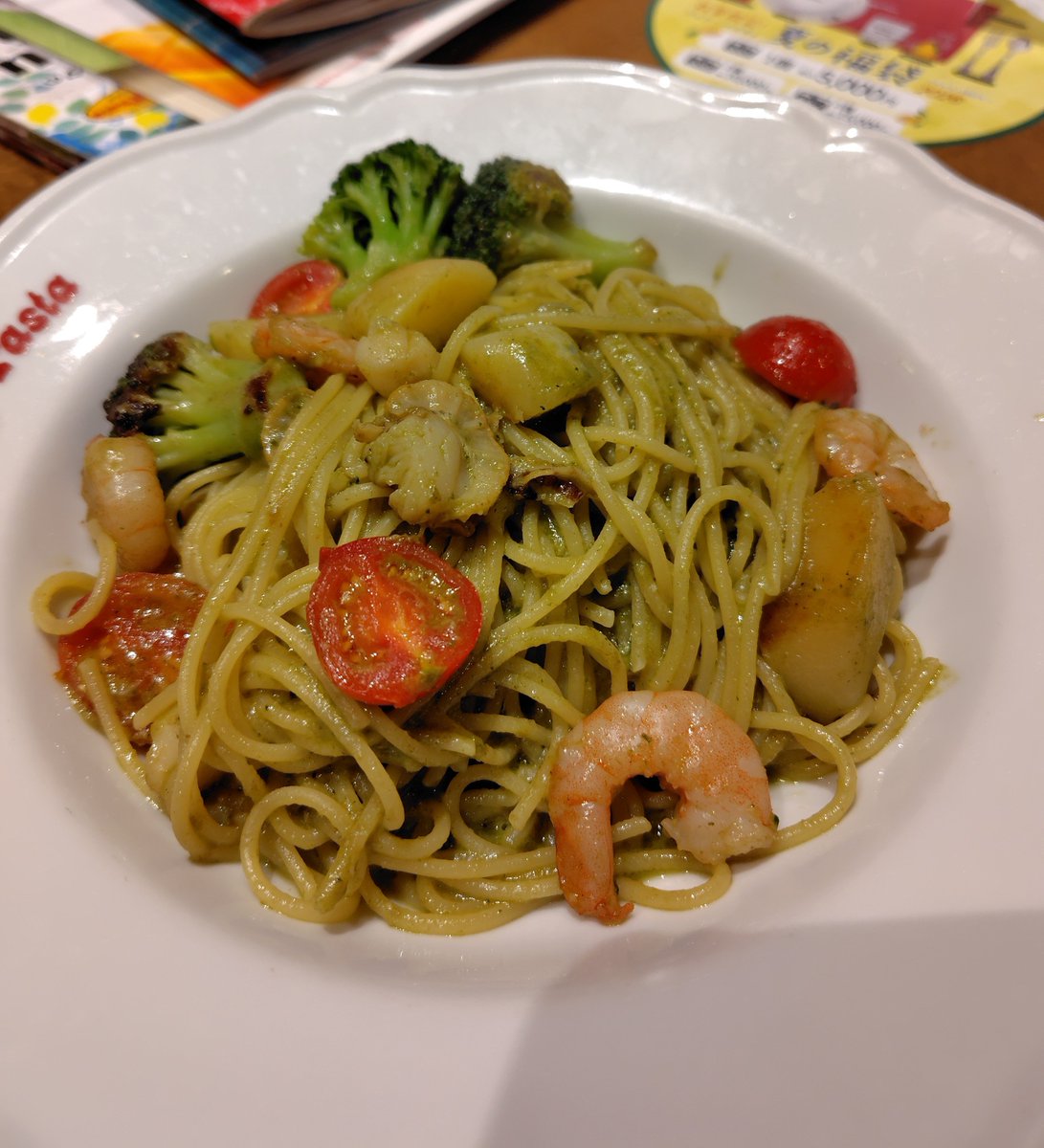chocolatcorone's tweet photo. 何気に初のジョリーパスタ！お、お、美味しい！！アラビアータ辛旨(⊙⊙)ママンはジェノベーゼ。どちらもニンニクのパンチがすごい🧄ティラミスも美味しい✨ https://t.co/L3SwhbFMuP