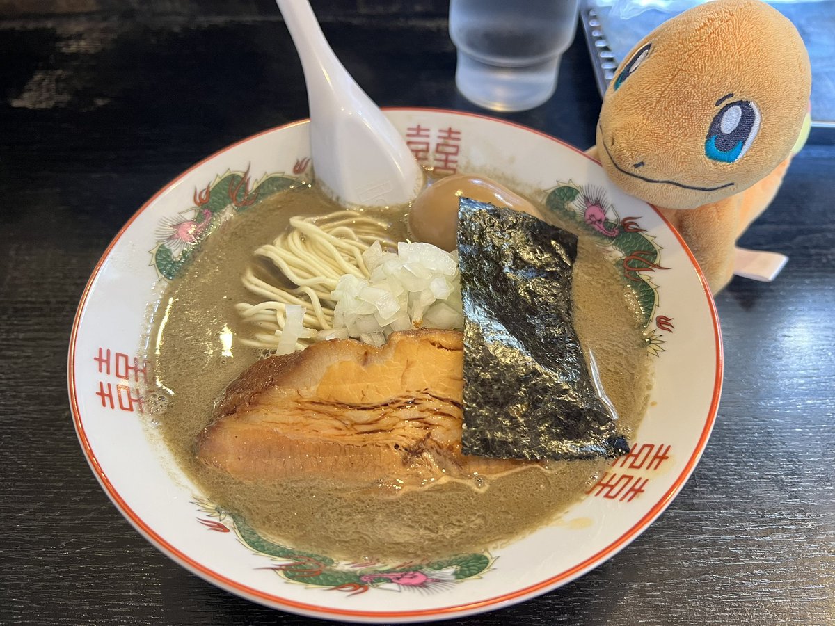 t_masters2's tweet photo. 今週も天気悪くて登山予定が無くなってしまったので激うまラーメンとサウナを求めて遠征😊😊😊バッシュも買えたし🙆‍♂️

 #ポケモンfit
@punpui93 @ibkkasu 
@yunoizumi_souka @asaka_nagomi https://t.co/EiBm7vCvQy