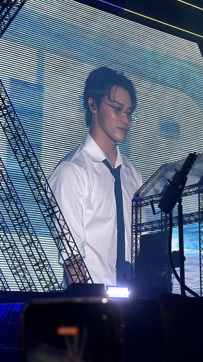 hoshbudols's tweet photo. 260913 #디노 #DINO

WHAT THE HELL HOW IS HE REAL

TURN UP THE HEAT WITH DINO
#DINO_WATERBOMBKAOHSIUNG 
#WATERBOMB2026 
@pledis_17 @Waterbomb_KHH https://t.co/L7BSBGhjcc
